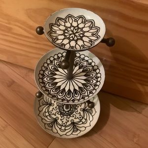 Medallion Jewelry Stand